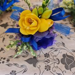 Summer haze buttonhole