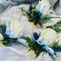 Wrist corsage 