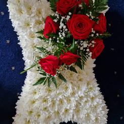 Red top spray pillow